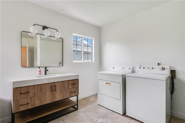 3654 Urquidez Avenue, Glendale, CA 91208