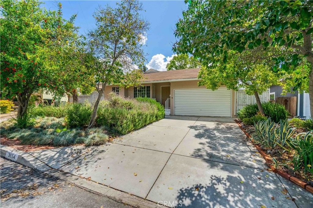 3654 Urquidez Avenue, Glendale, CA 91208