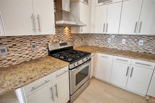 9521 Veterans Court, Las Vegas, NV 89148
