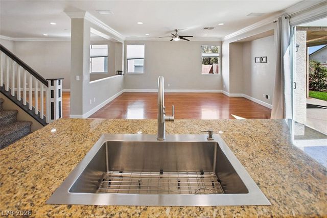 9521 Veterans Court, Las Vegas, NV 89148