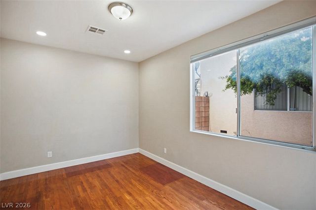 9521 Veterans Court, Las Vegas, NV 89148