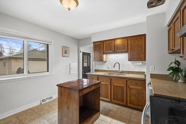 N85W17120 Ann AVENUE, Menomonee Falls, WI 53051