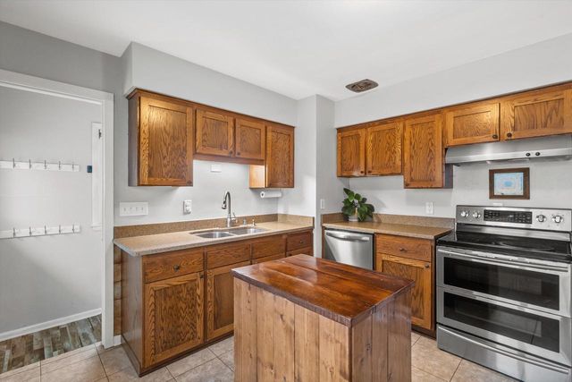 N85W17120 Ann AVENUE, Menomonee Falls, WI 53051