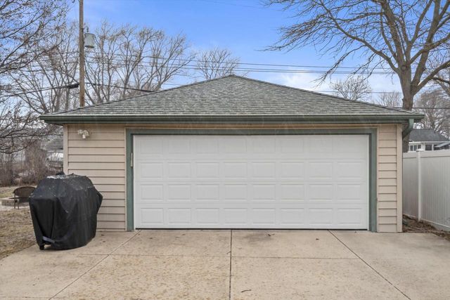 N85W17120 Ann AVENUE, Menomonee Falls, WI 53051