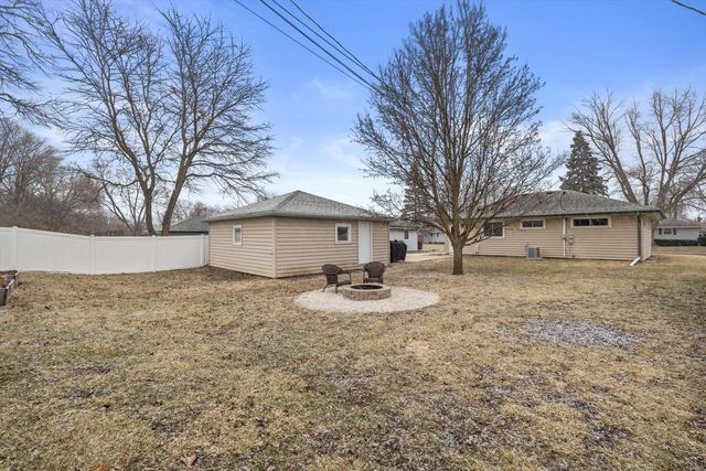 N85W17120 Ann AVENUE, Menomonee Falls, WI 53051