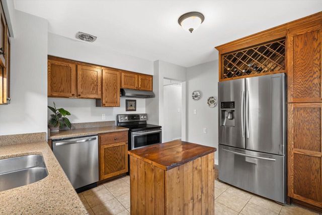 N85W17120 Ann AVENUE, Menomonee Falls, WI 53051