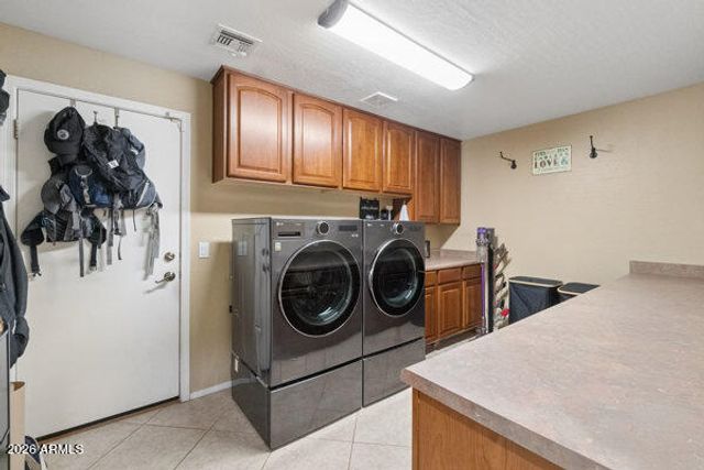8822 W RUNION Drive, Peoria, AZ 85382