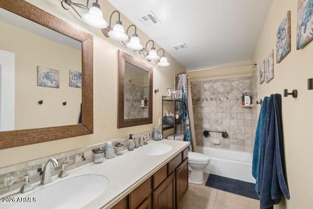 8822 W RUNION Drive, Peoria, AZ 85382