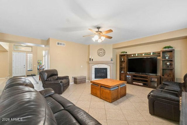 8822 W RUNION Drive, Peoria, AZ 85382