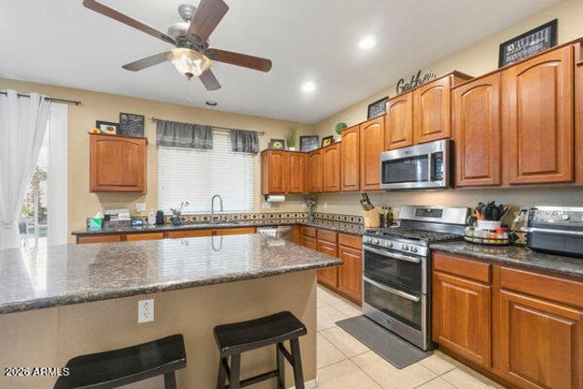 8822 W RUNION Drive, Peoria, AZ 85382