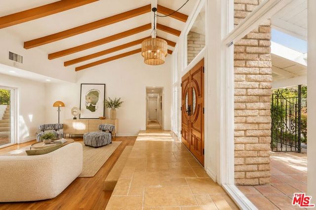 3160 Sepulveda Boulevard, Sherman Oaks, CA 91403
