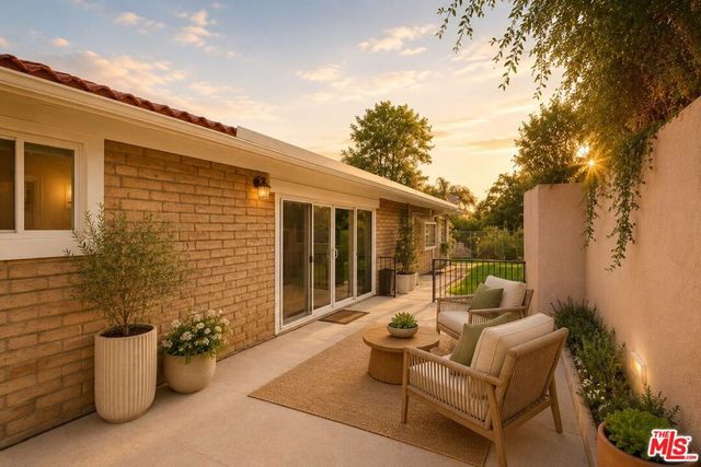 3160 Sepulveda Boulevard, Sherman Oaks, CA 91403