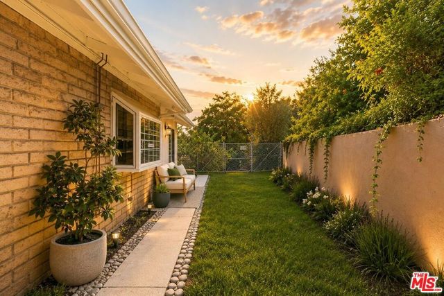 3160 Sepulveda Boulevard, Sherman Oaks, CA 91403