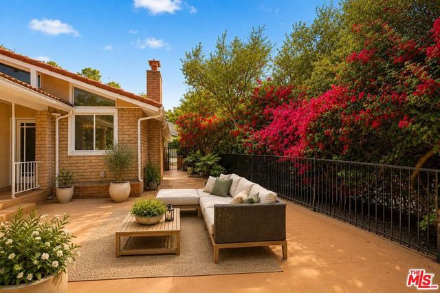 3160 Sepulveda Boulevard, Sherman Oaks, CA 91403