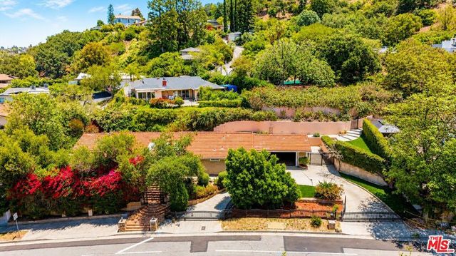 3160 Sepulveda Boulevard, Sherman Oaks, CA 91403