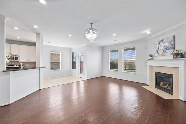 1946 Hawthorne Brook, Fresno, TX 77545