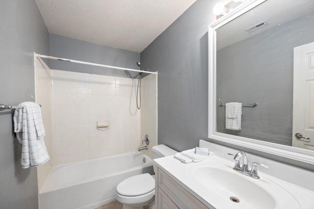 1946 Hawthorne Brook, Fresno, TX 77545