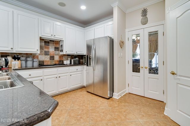 102 Bear Creek Court, Broussard, LA 70518