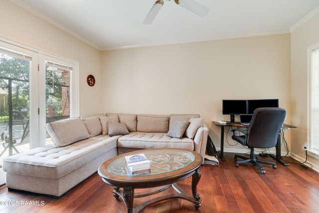 102 Bear Creek Court, Broussard, LA 70518