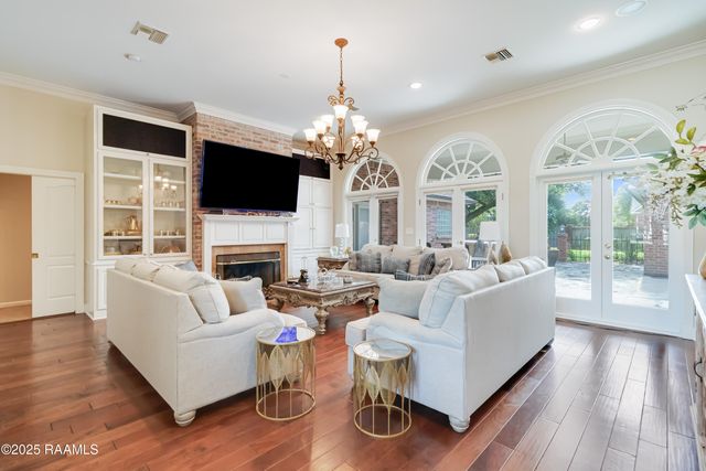 102 Bear Creek Court, Broussard, LA 70518