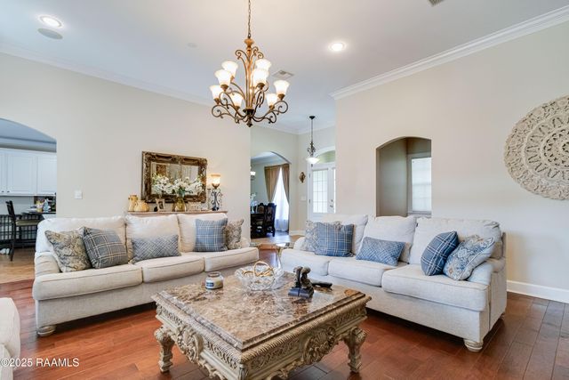 102 Bear Creek Court, Broussard, LA 70518