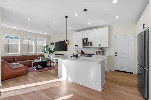 4059 Pomelo Drive, Corona, CA 92883