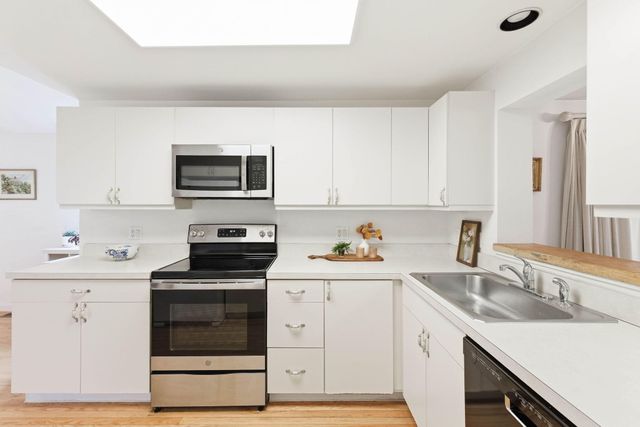 7 Forest Gate UNIT 7, Yarmouth Port, MA 02675