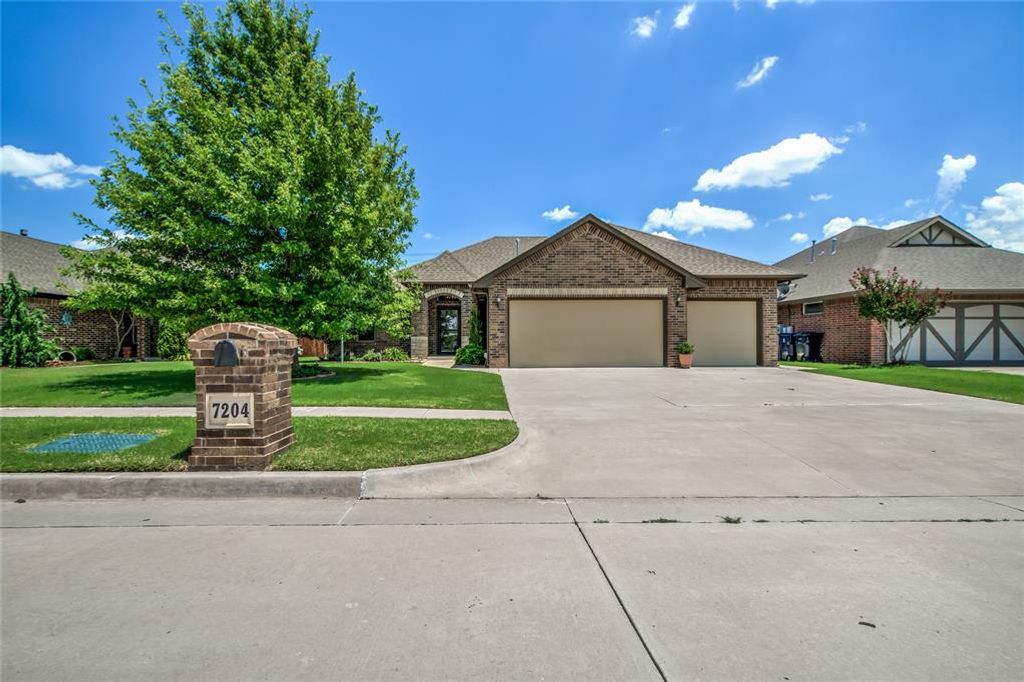 7204 Stinchcomb Drive, Oklahoma City, OK 73132
