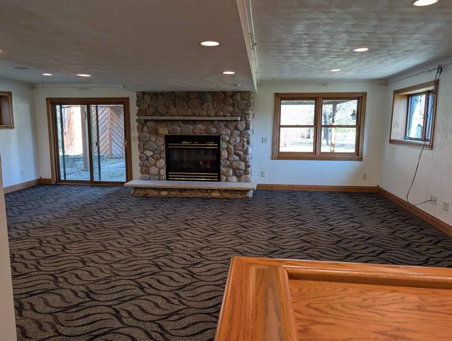 8110 E RITCHIE LANE, New London, WI 54961