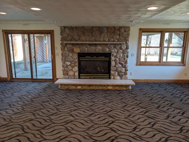 8110 E RITCHIE LANE, New London, WI 54961
