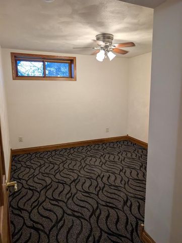 8110 E RITCHIE LANE, New London, WI 54961