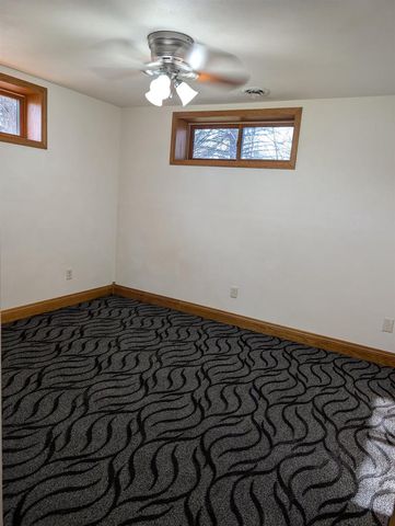 8110 E RITCHIE LANE, New London, WI 54961