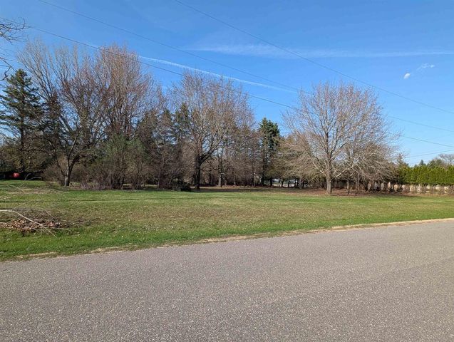 8110 E RITCHIE LANE, New London, WI 54961