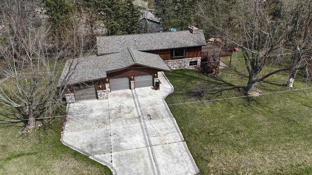 8110 E RITCHIE LANE, New London, WI 54961