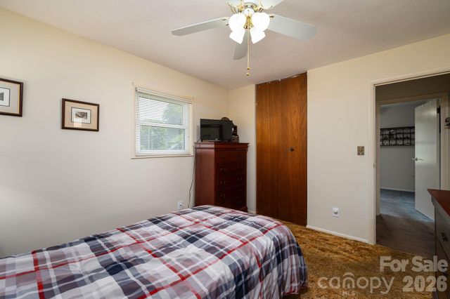 712 Crestwood Avenue, Gastonia, NC 28054