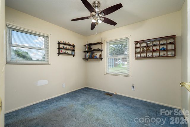 712 Crestwood Avenue, Gastonia, NC 28054