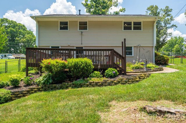 712 Crestwood Avenue, Gastonia, NC 28054