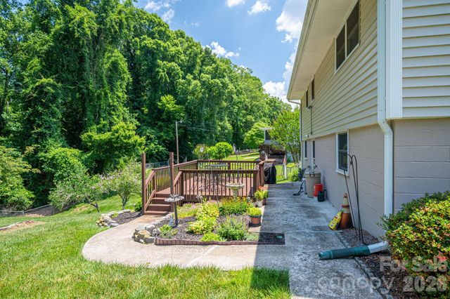 712 Crestwood Avenue, Gastonia, NC 28054