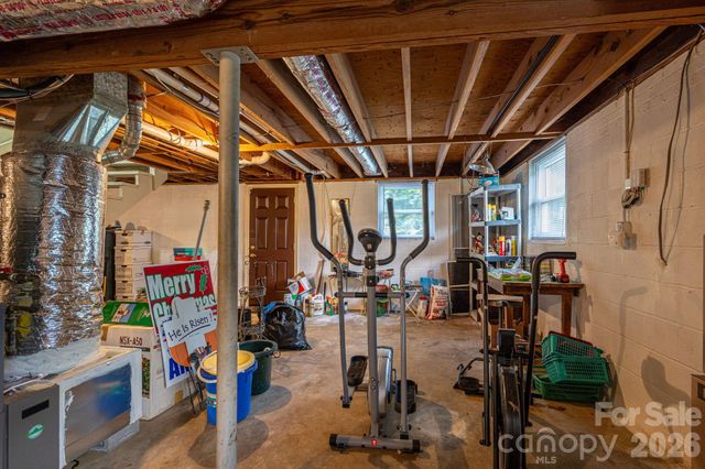 712 Crestwood Avenue, Gastonia, NC 28054