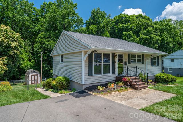 712 Crestwood Avenue, Gastonia, NC 28054