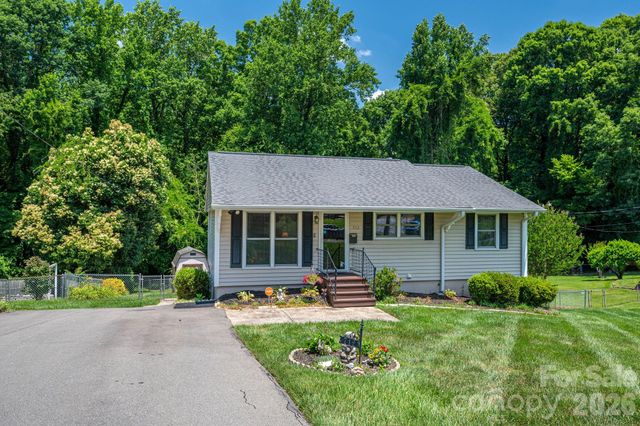 712 Crestwood Avenue, Gastonia, NC 28054