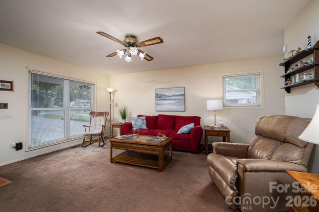 712 Crestwood Avenue, Gastonia, NC 28054