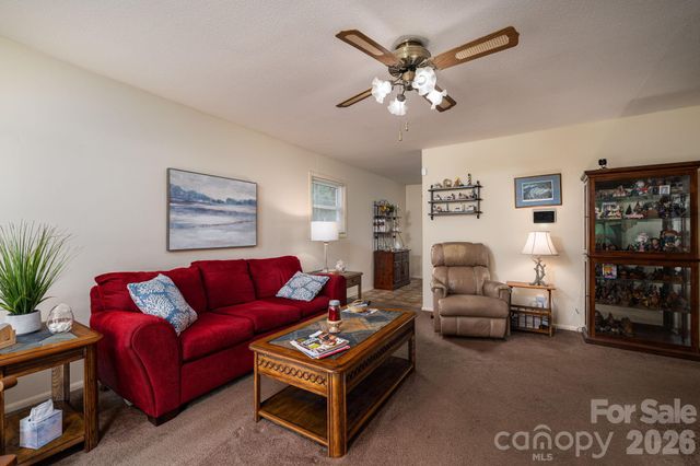 712 Crestwood Avenue, Gastonia, NC 28054