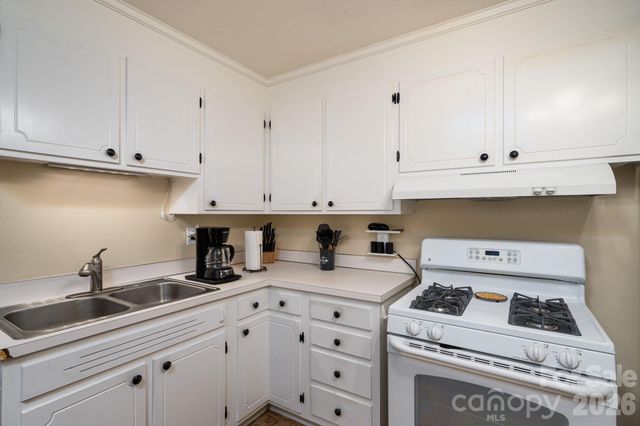 712 Crestwood Avenue, Gastonia, NC 28054