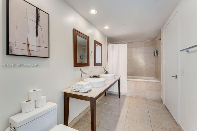 485 Brickell Ave 4706, Miami, FL 33131