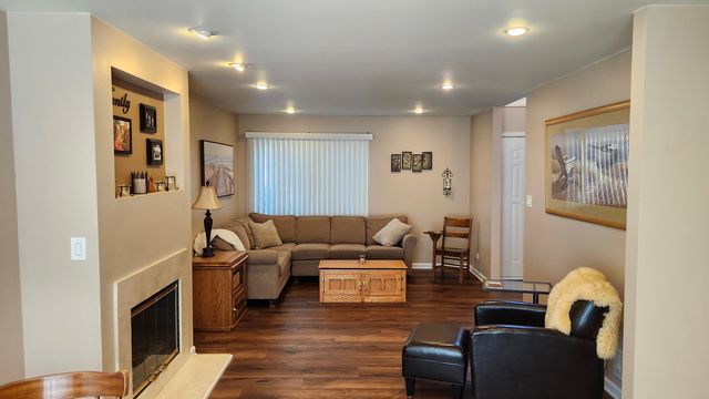 159 Saratoga Court, Vernon Hills, IL 60061