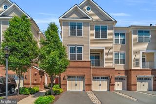 23300 MILLTOWN KNOLL SQ #113, Ashburn, VA 20148