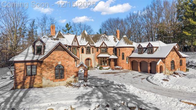 59 Hidden Ridge, Bloomfield Hills, MI 48304