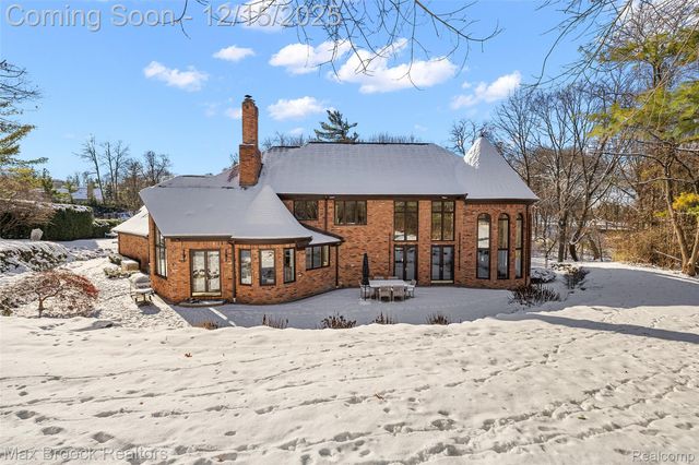 59 Hidden Ridge, Bloomfield Hills, MI 48304