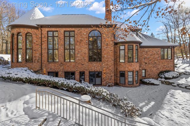 59 Hidden Ridge, Bloomfield Hills, MI 48304